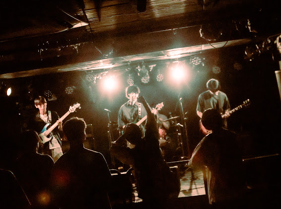 TrickFretのライブステージ